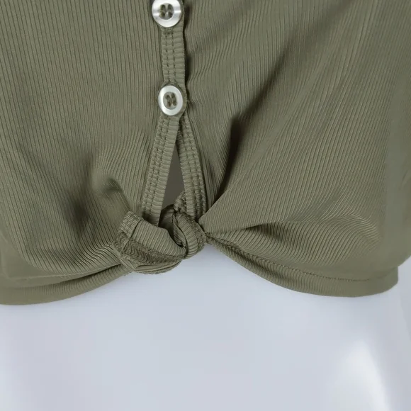Valleygirl Top Size Med Khaki Green Short Sleeve Crop Ribbed Button Tie-up NEW - Picture 4 of 14